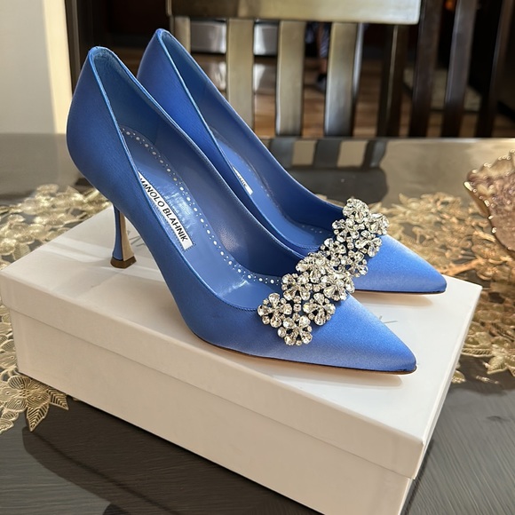 Manolo Blahnik size 37.5 (7.5) - Picture 4 of 4